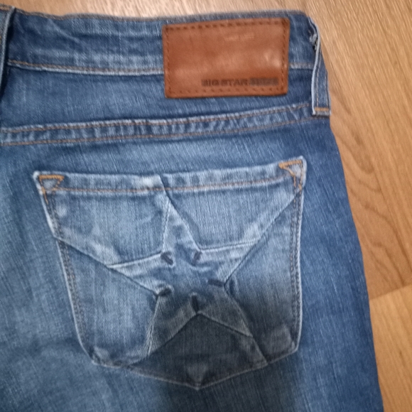 Big Star 32 Remy Low Rise Full Star Pocket Raw Hem Jeans Shorts - Picture 2 of 9